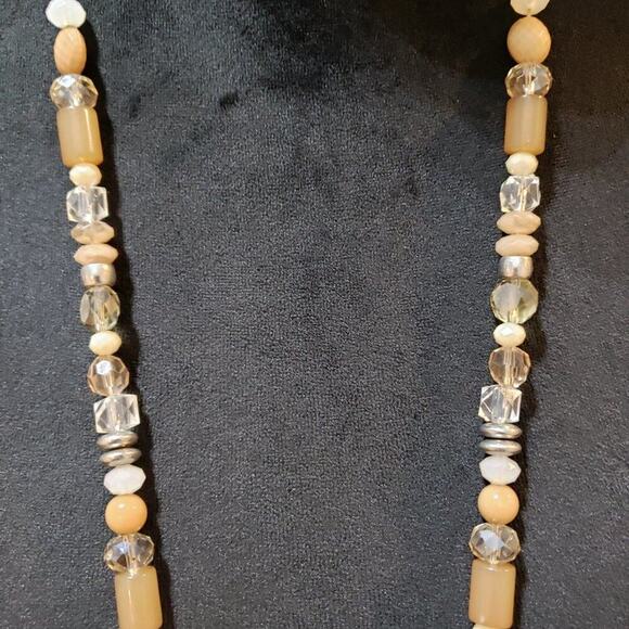 Womens Fashion Clear Cloudy Translucent Beads Collar Necklace with Lobster Clasp - Picture 4 of 6